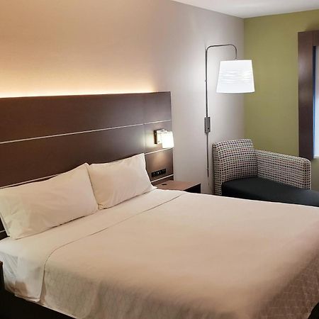 Holiday Inn Express Hotel And Suites Weslaco By Ihg Экстерьер фото