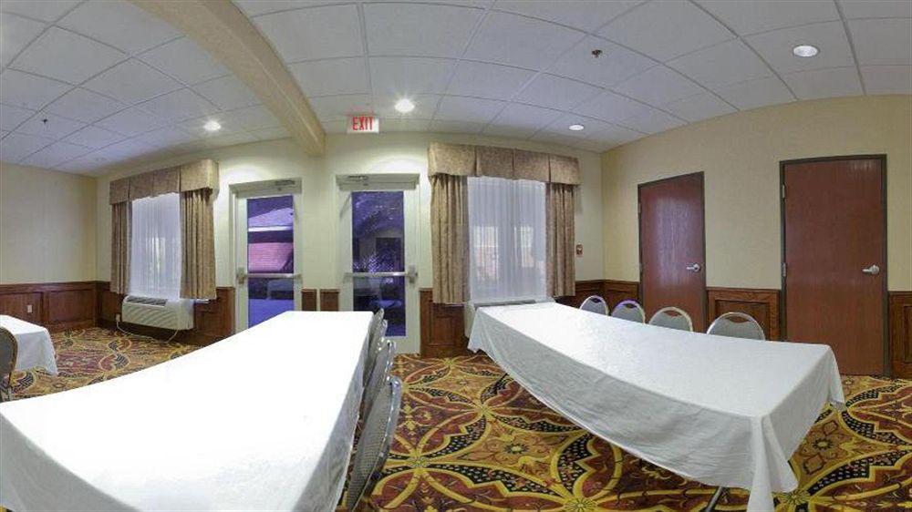 Holiday Inn Express Hotel And Suites Weslaco, An Ihg Hotel Экстерьер фото