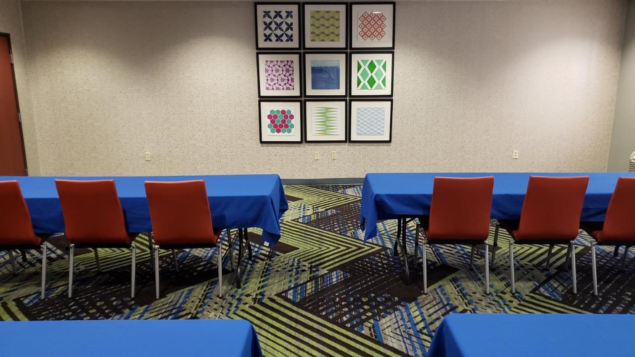 Holiday Inn Express Hotel And Suites Weslaco By Ihg Экстерьер фото