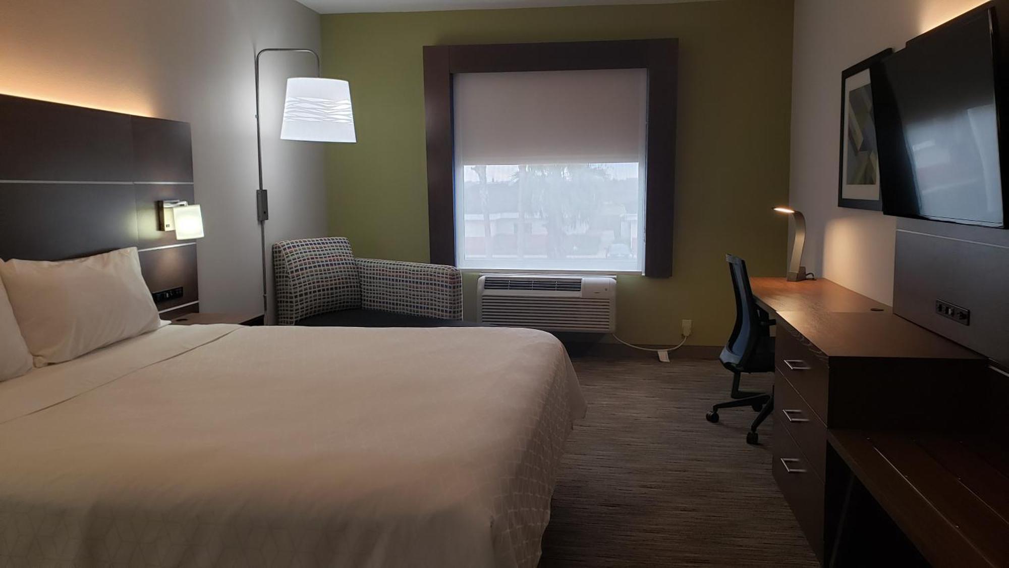 Holiday Inn Express Hotel And Suites Weslaco By Ihg Экстерьер фото