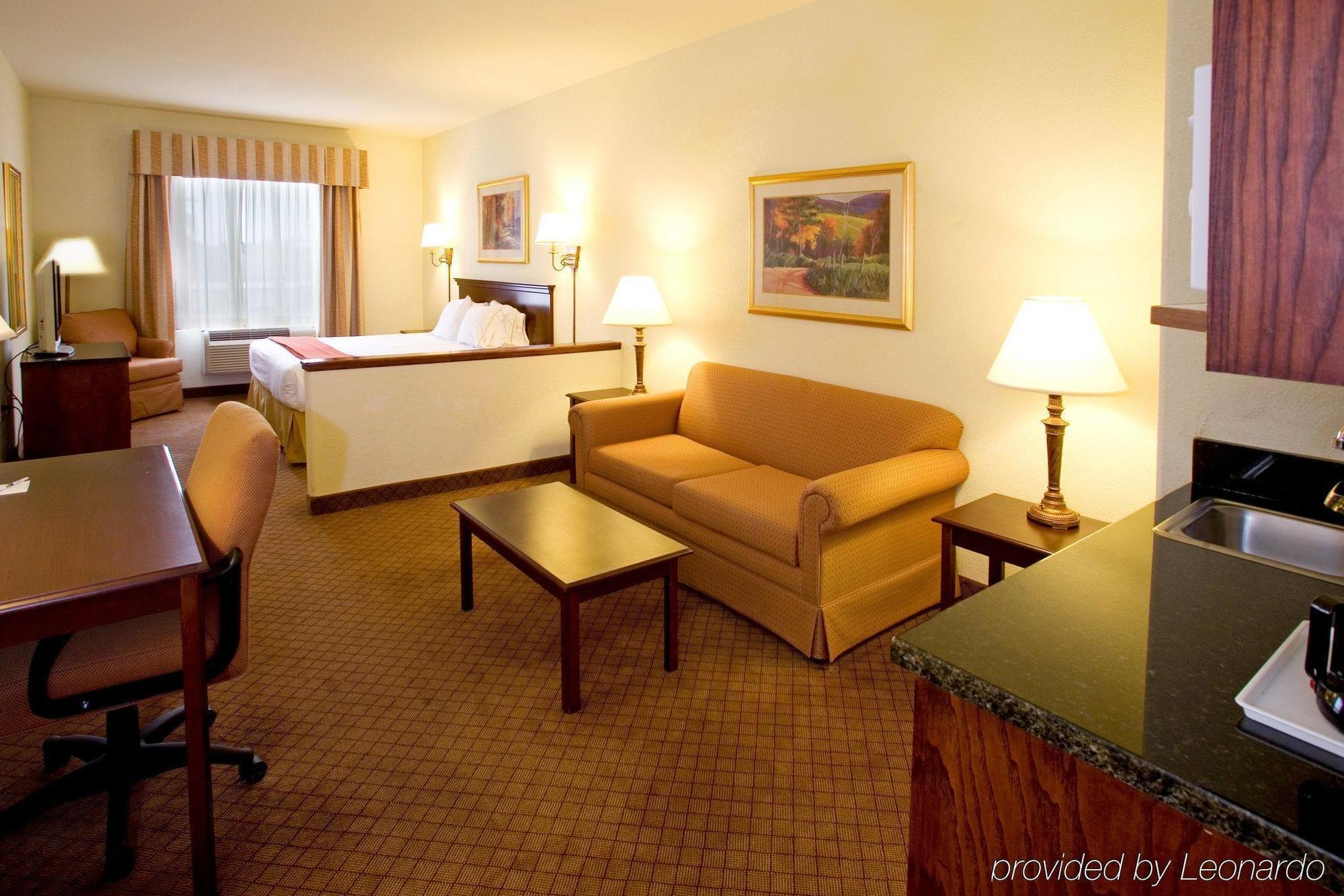Holiday Inn Express Hotel And Suites Weslaco By Ihg Номер фото