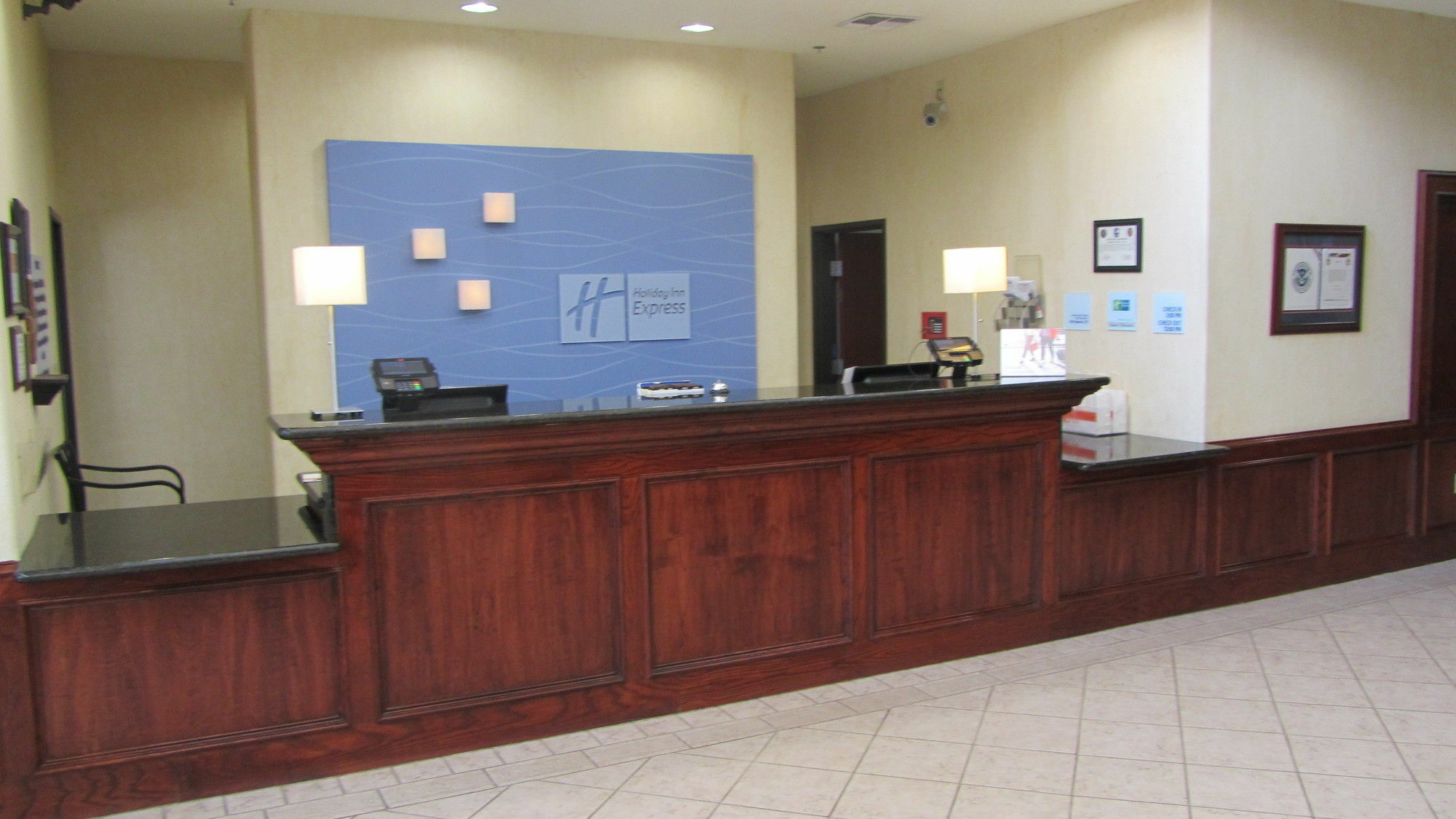 Holiday Inn Express Hotel And Suites Weslaco By Ihg Экстерьер фото