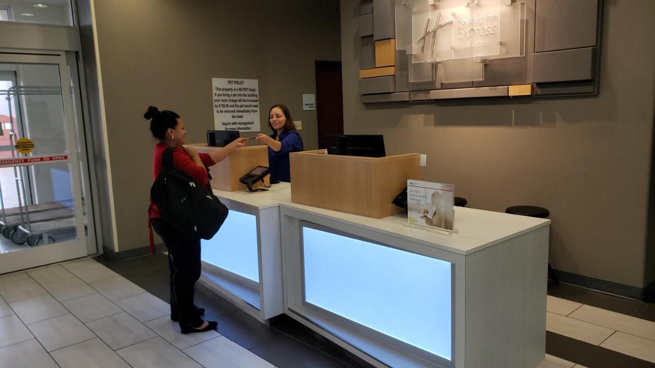 Holiday Inn Express Hotel And Suites Weslaco By Ihg Экстерьер фото