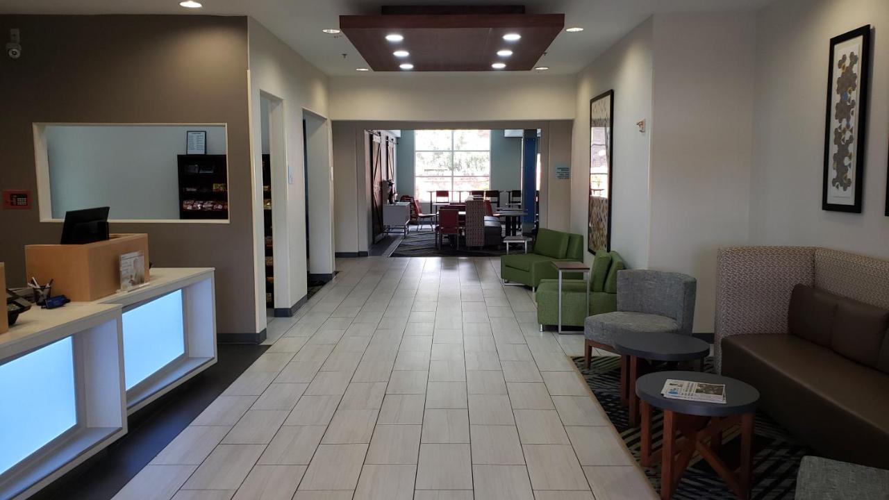 Holiday Inn Express Hotel And Suites Weslaco By Ihg Экстерьер фото