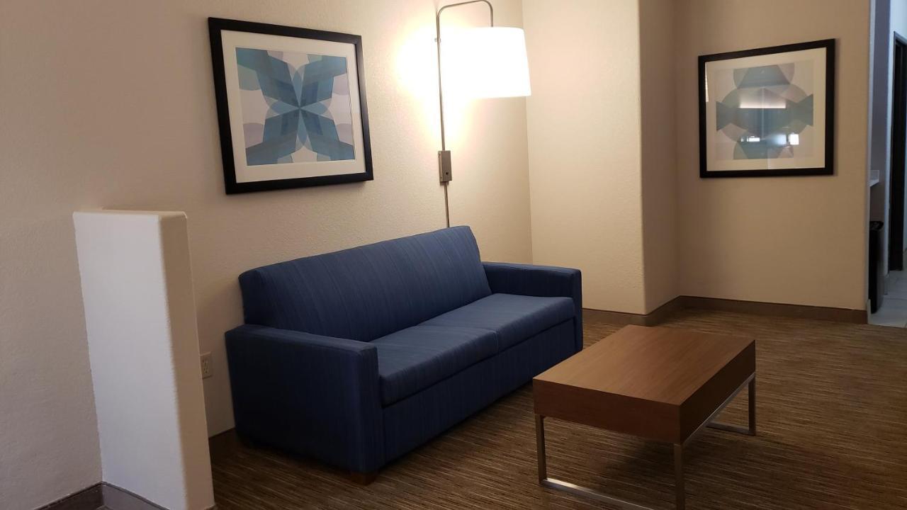 Holiday Inn Express Hotel And Suites Weslaco By Ihg Экстерьер фото